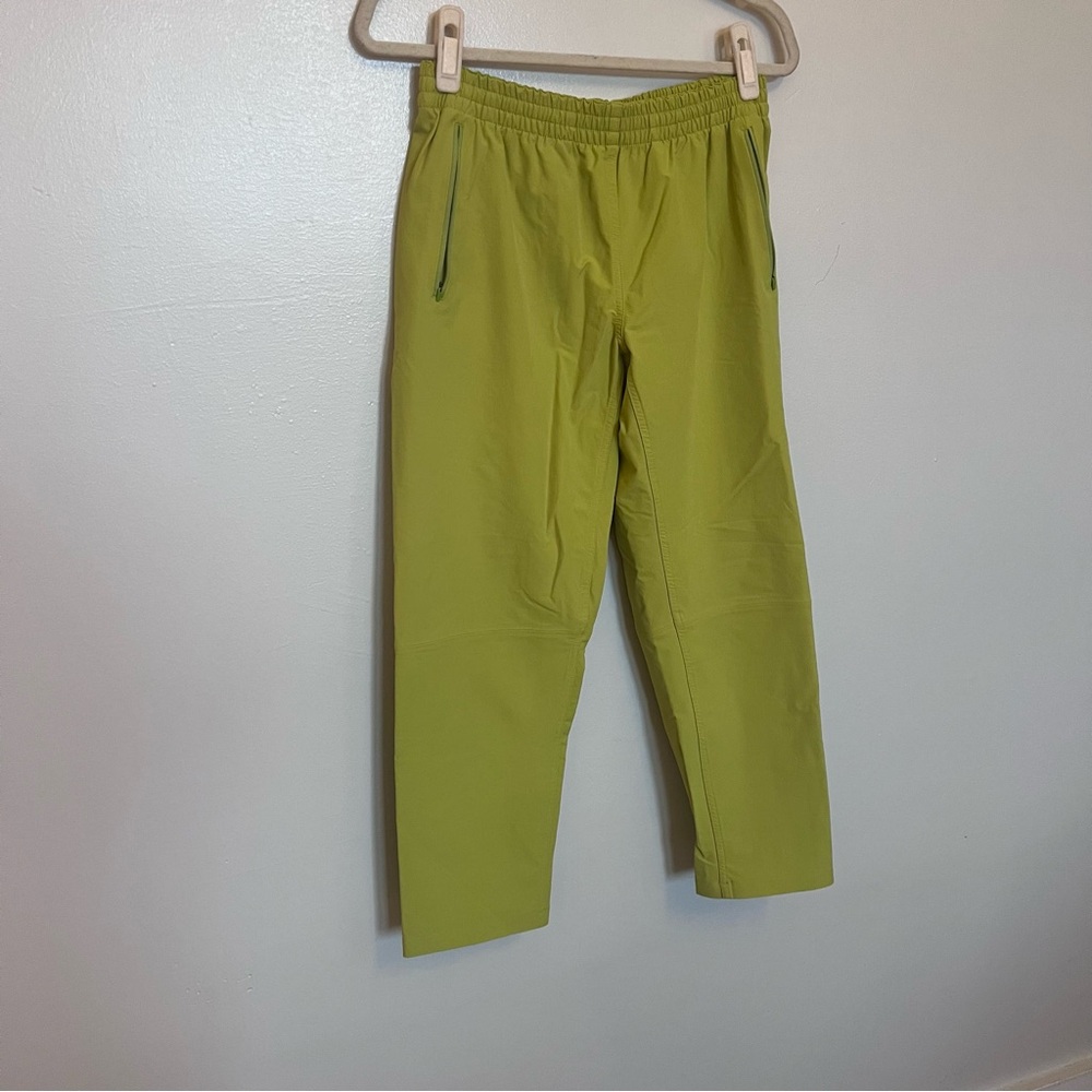 Outdoor Voices RecTrek Pant in Green Apple - Picture 2 of 7